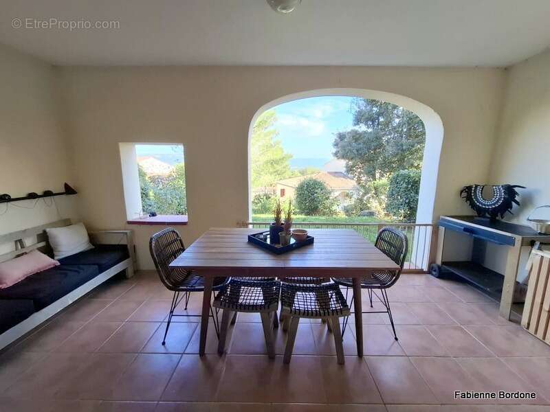 Appartement à MALLEMORT