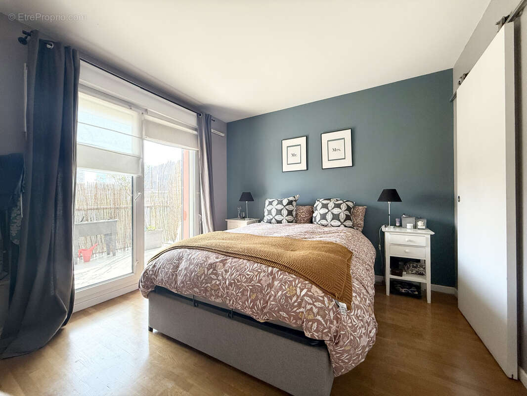 Appartement à COURBEVOIE