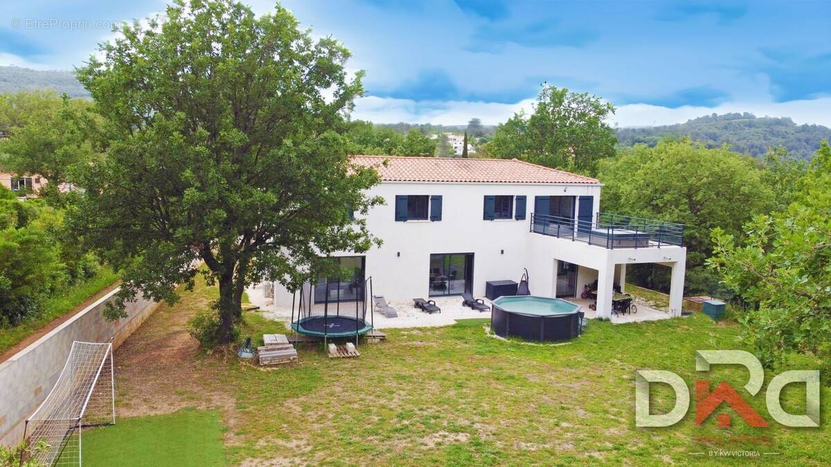 Maison à SOLLIES-TOUCAS