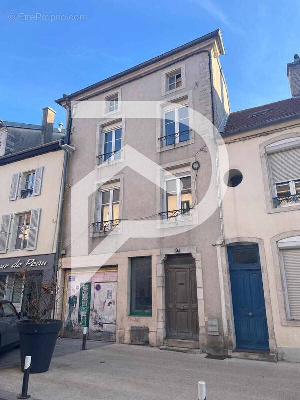 Maison à NEUFCHATEAU