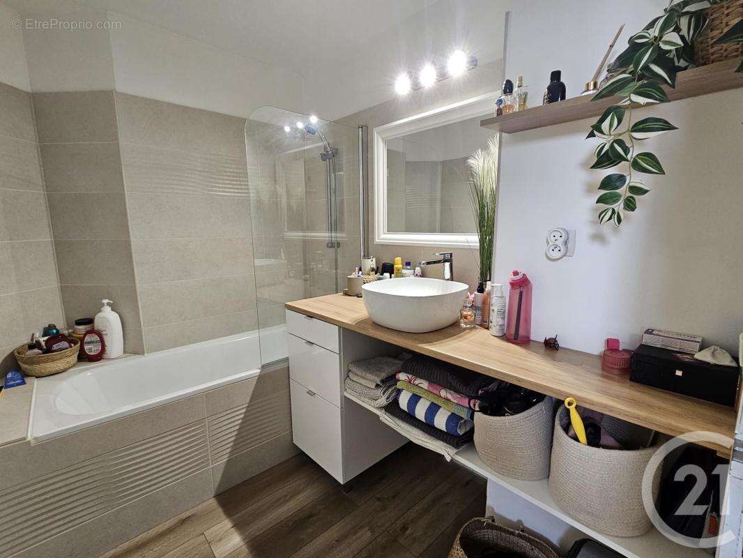 Appartement à LATTES