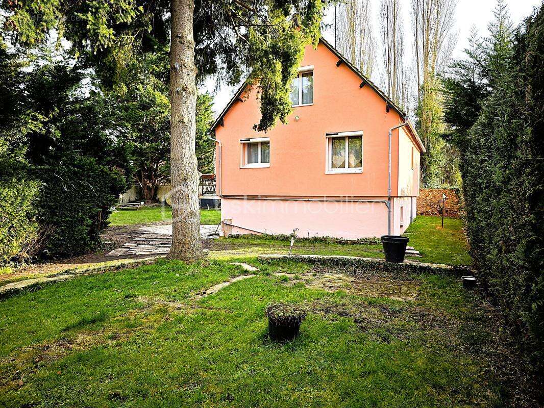 Maison à EPERNON
