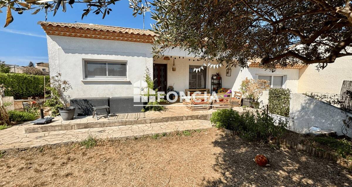 Maison à MAUGUIO