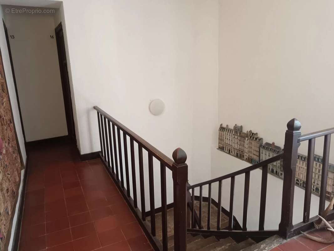 Appartement à COURSEGOULES