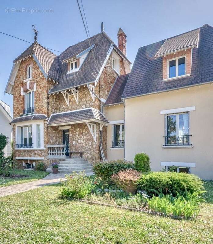 Maison à MAISONS-LAFFITTE