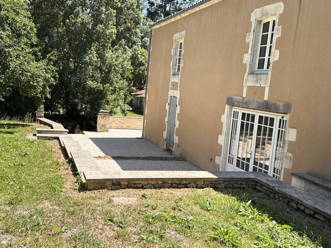 Maison à SAINT-JEAN-D&#039;ANGELY