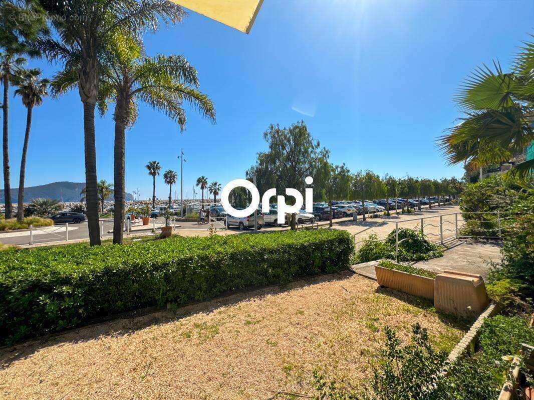 Appartement à SAINT-CYR-SUR-MER