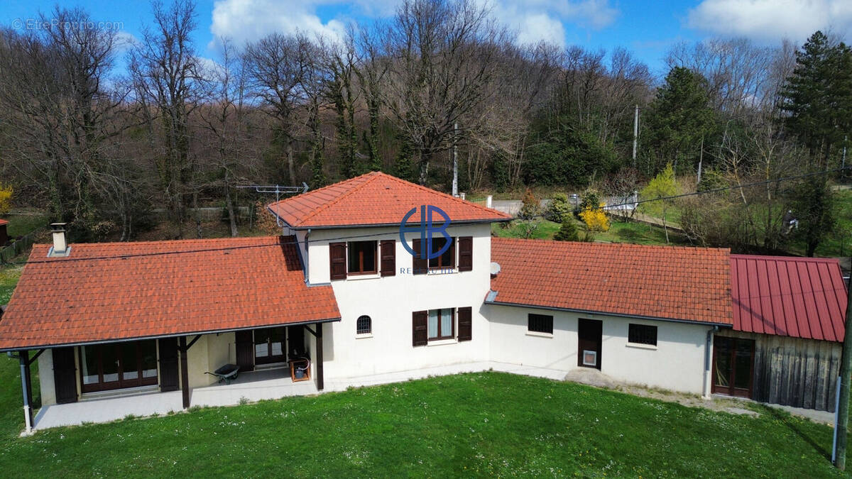 Maison à SAINT-SIMEON-DE-BRESSIEUX