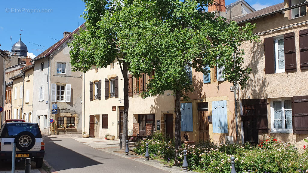Maison à PARAY-LE-MONIAL