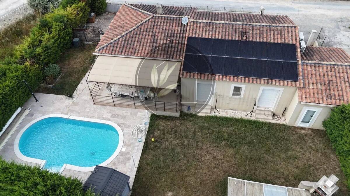 Maison à SAINT-LAURENT-DES-ARBRES