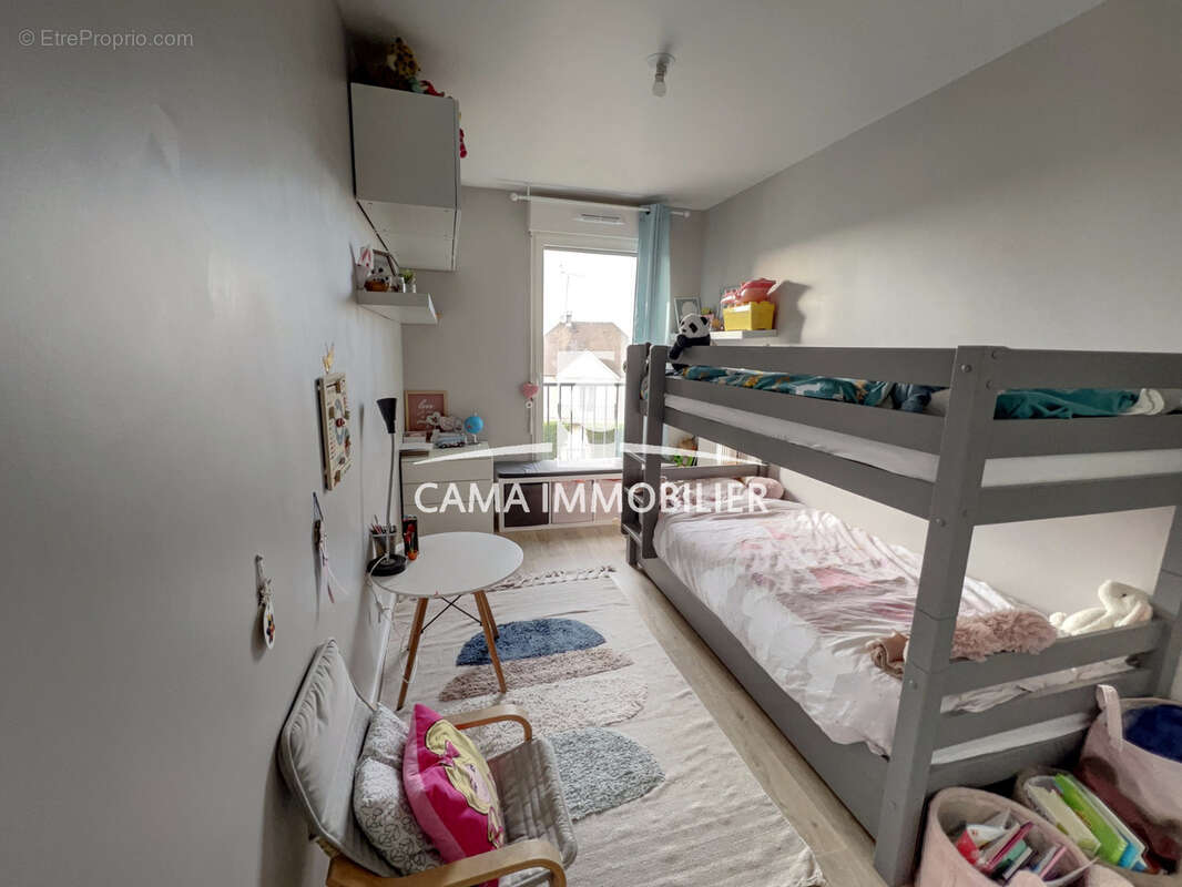 Appartement à FONTENAY-LE-FLEURY