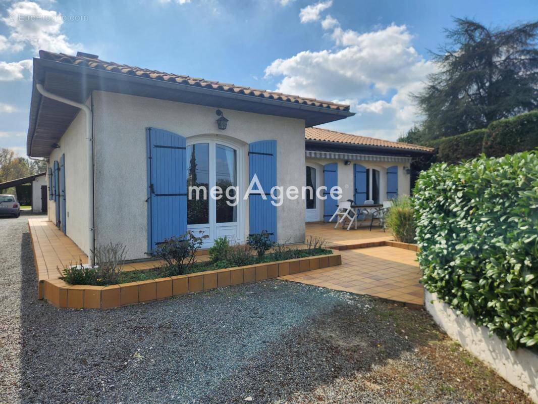 Maison à AUBIE-ET-ESPESSAS