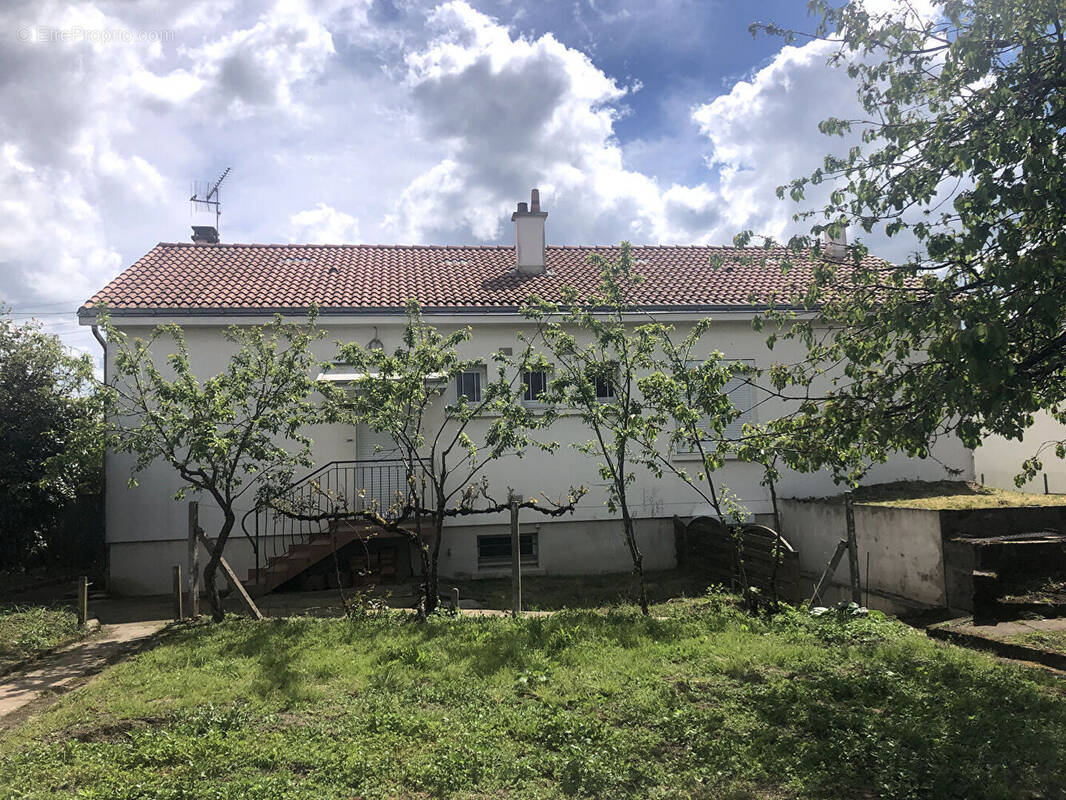 Maison à MONTAIGU