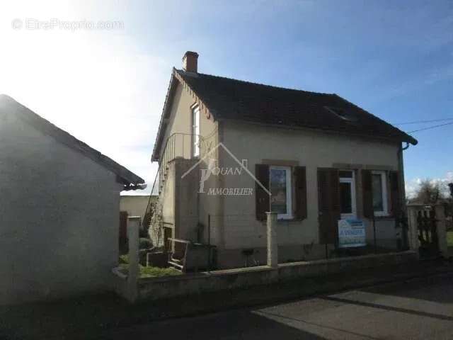 Maison à VARENNES-SUR-ALLIER
