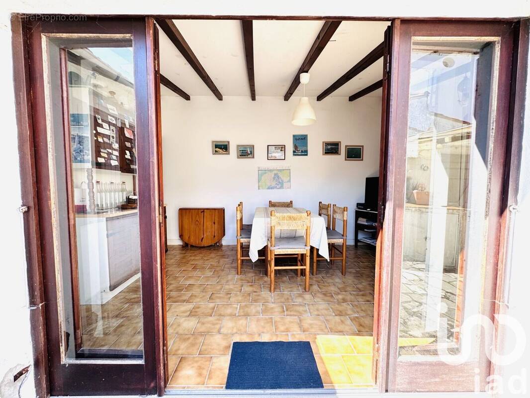 Photo 1 - Maison à LES PORTES-EN-RE