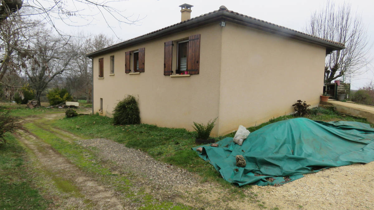 Maison à HAUTEFORT
