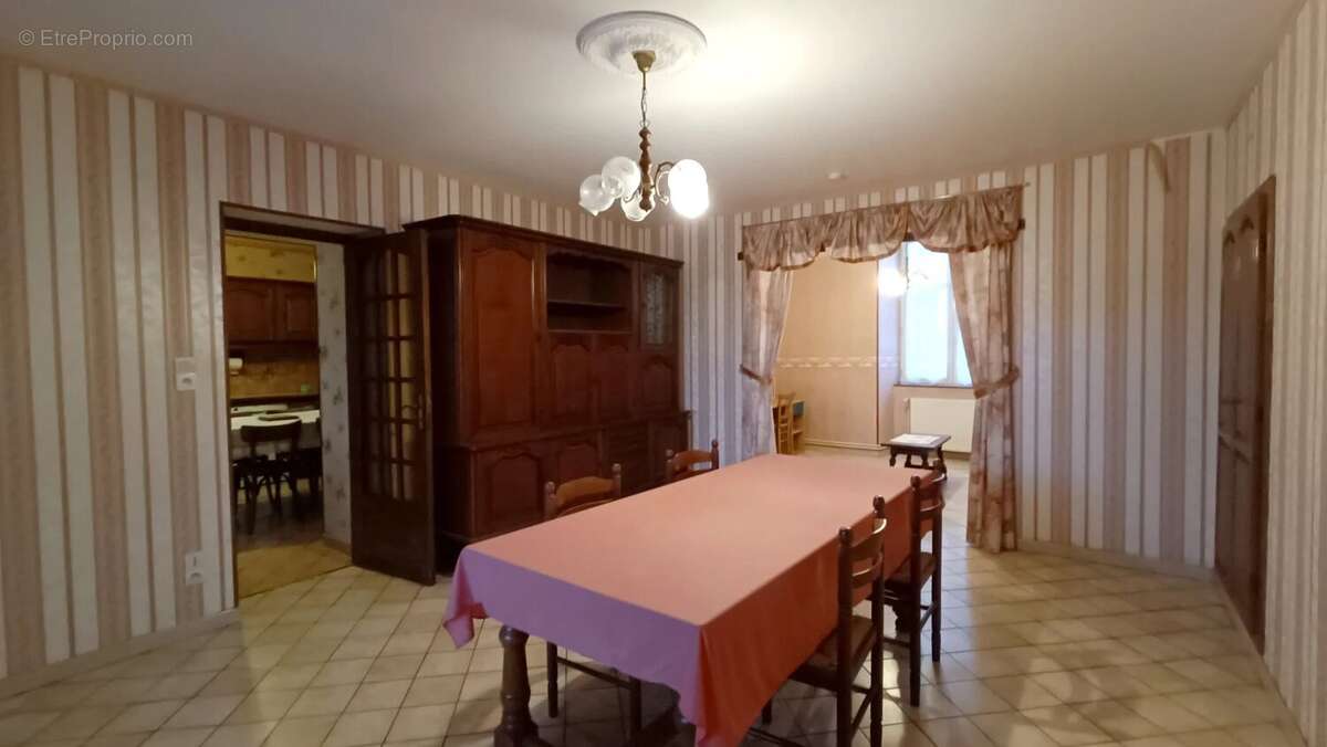 Maison à MARIGNY-BRIZAY