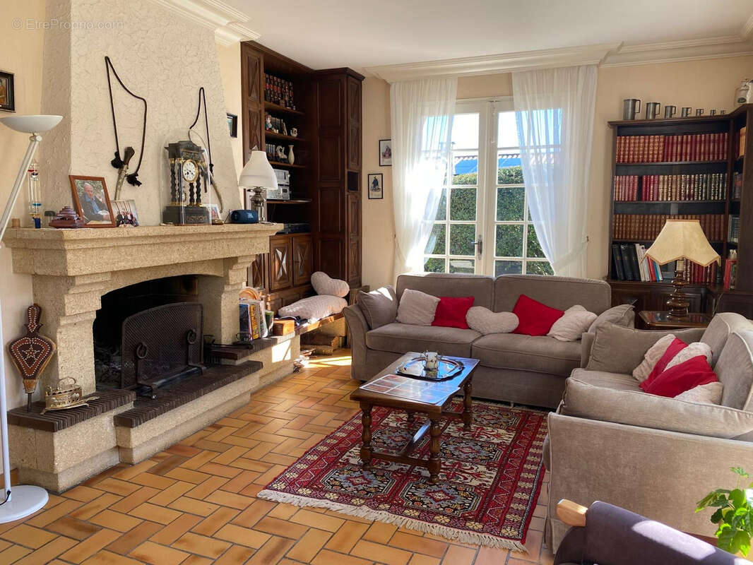 Maison à AUSSILLON