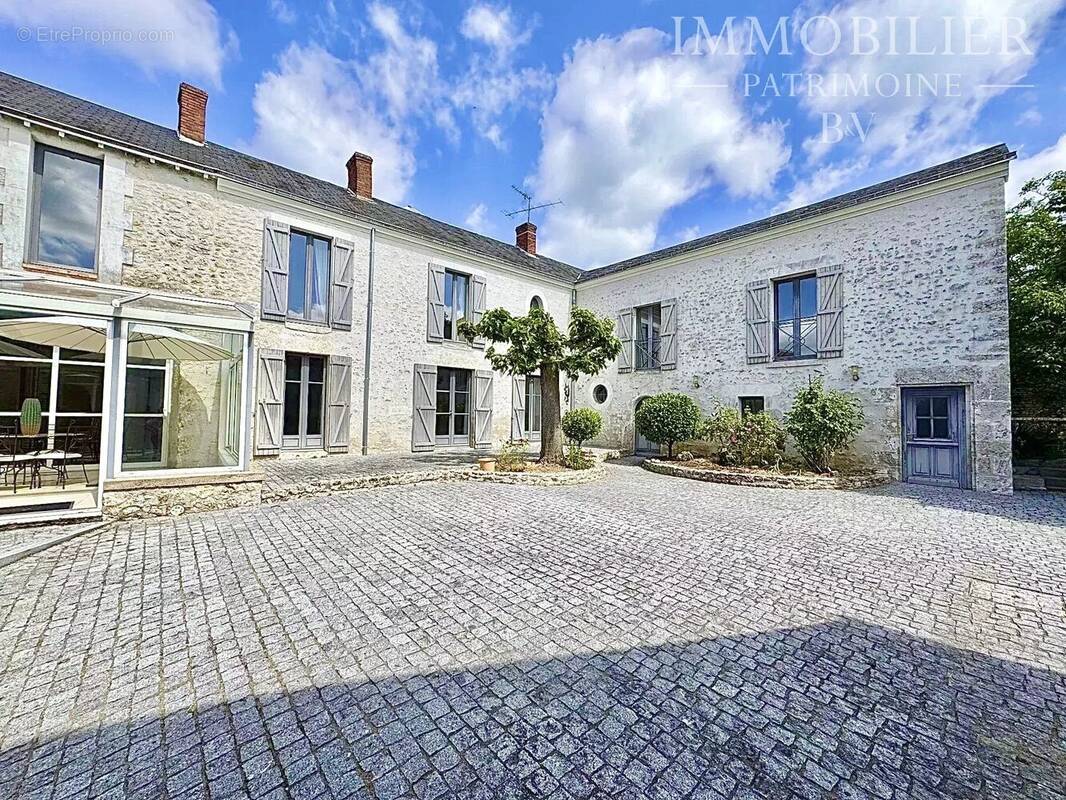 Maison à LA CHAUSSEE-SAINT-VICTOR