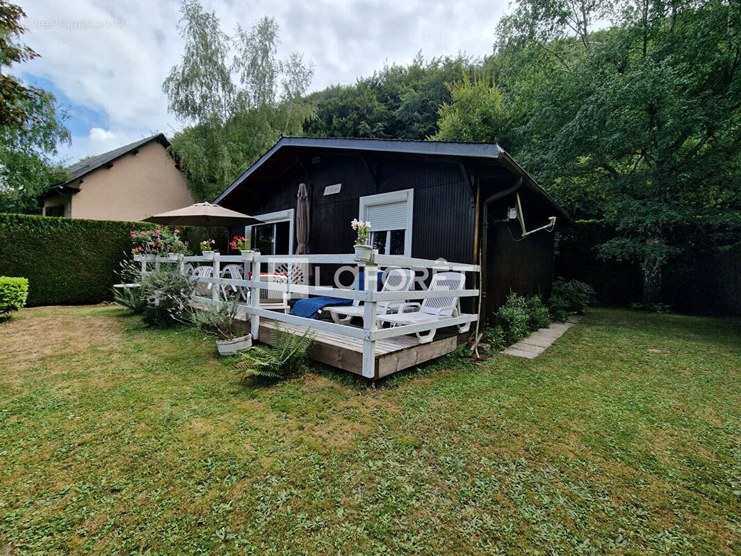 Maison à SALLES-CURAN