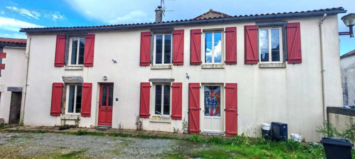 Maison à SAINT-PIERRE-DU-CHEMIN