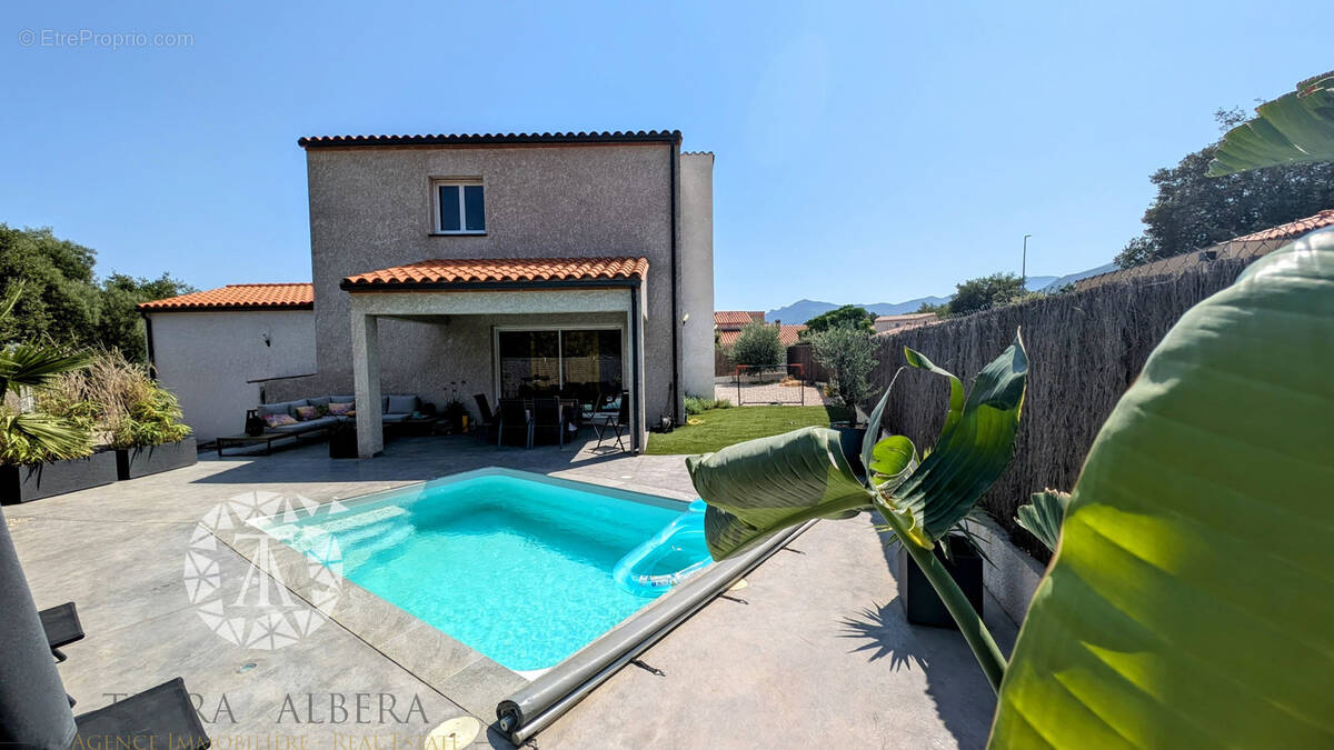 Maison à LAROQUE-DES-ALBERES