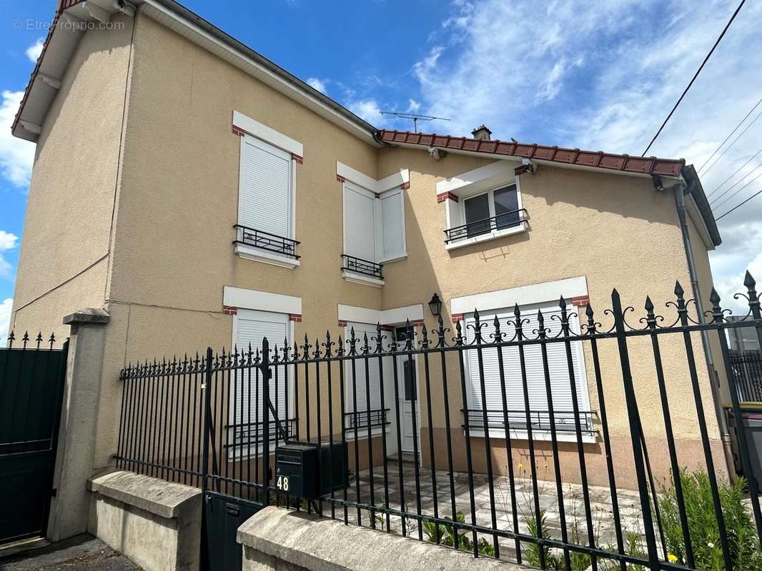 Maison à DORMANS