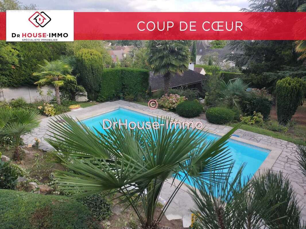 Maison à MAURECOURT