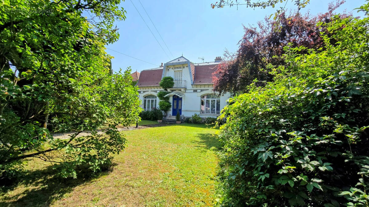 Maison à GRAY