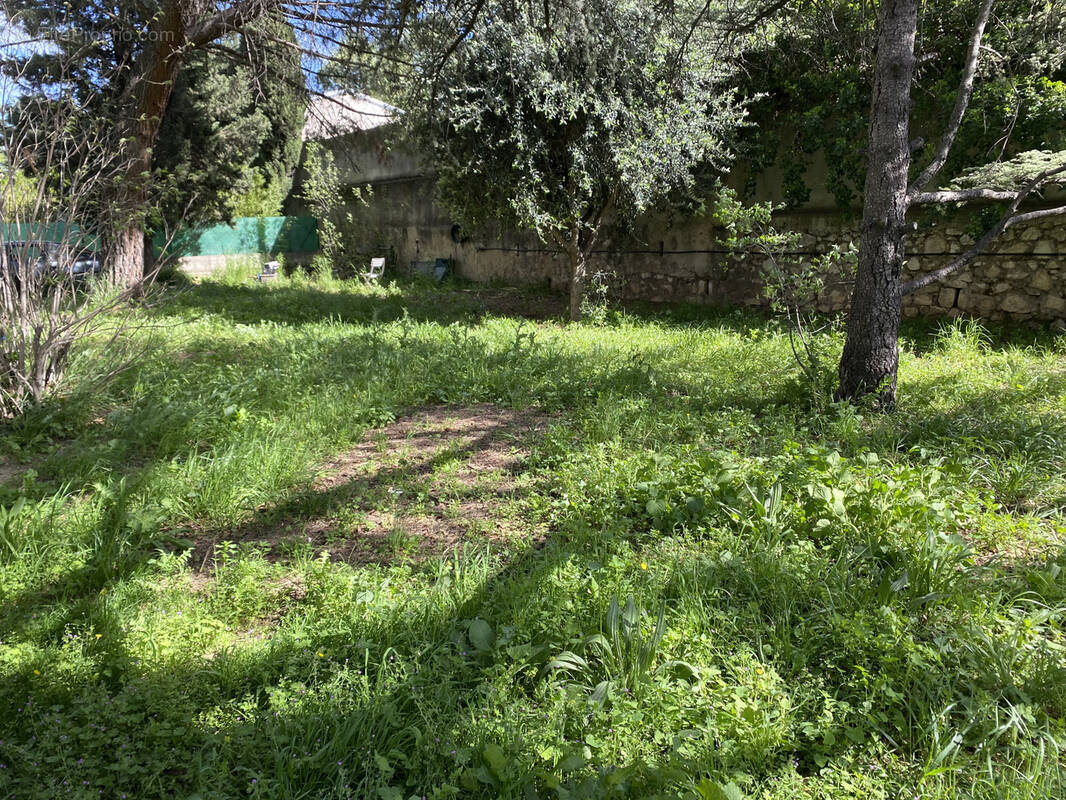 Terrain à MARSEILLE-11E