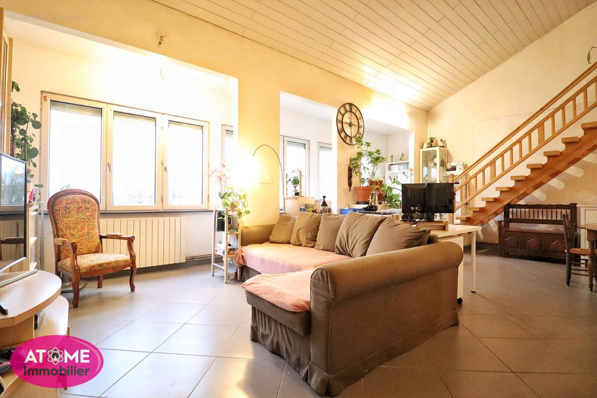 Maison à AUBOUE