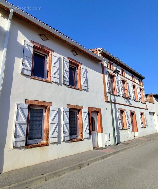 Maison à LE FAUGA