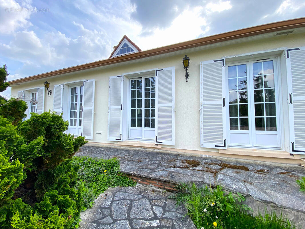 Maison à CHAMPHOL