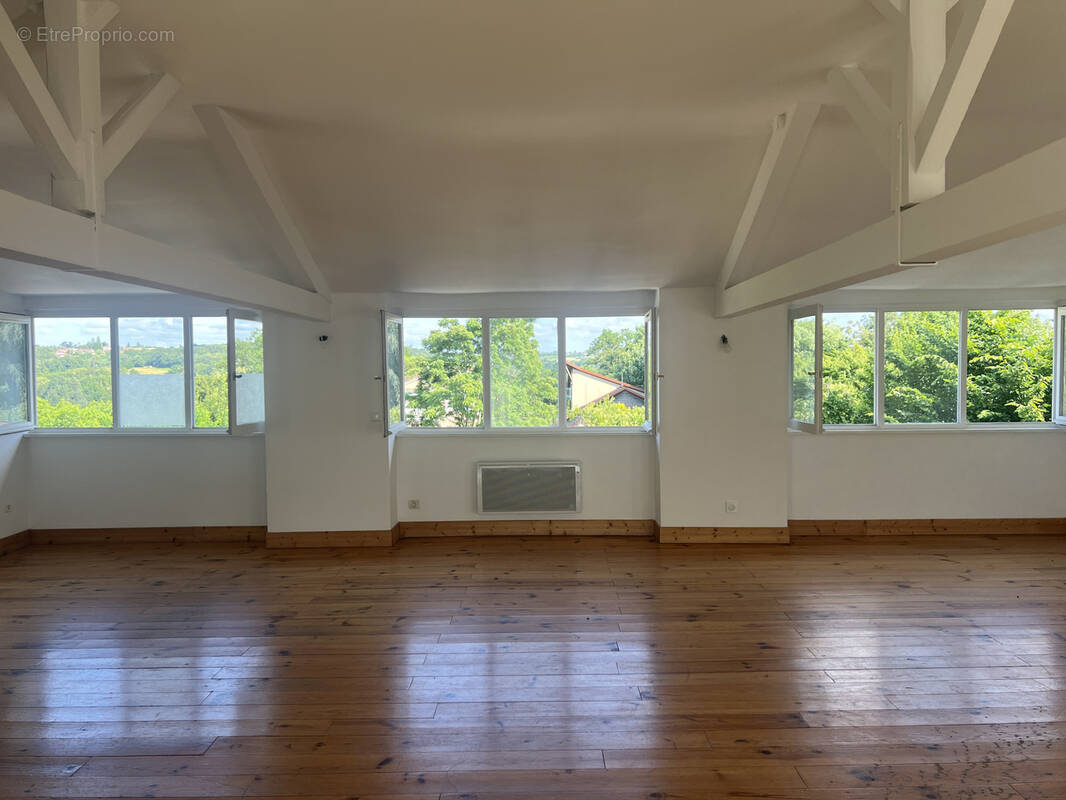 Appartement à CRAPONNE