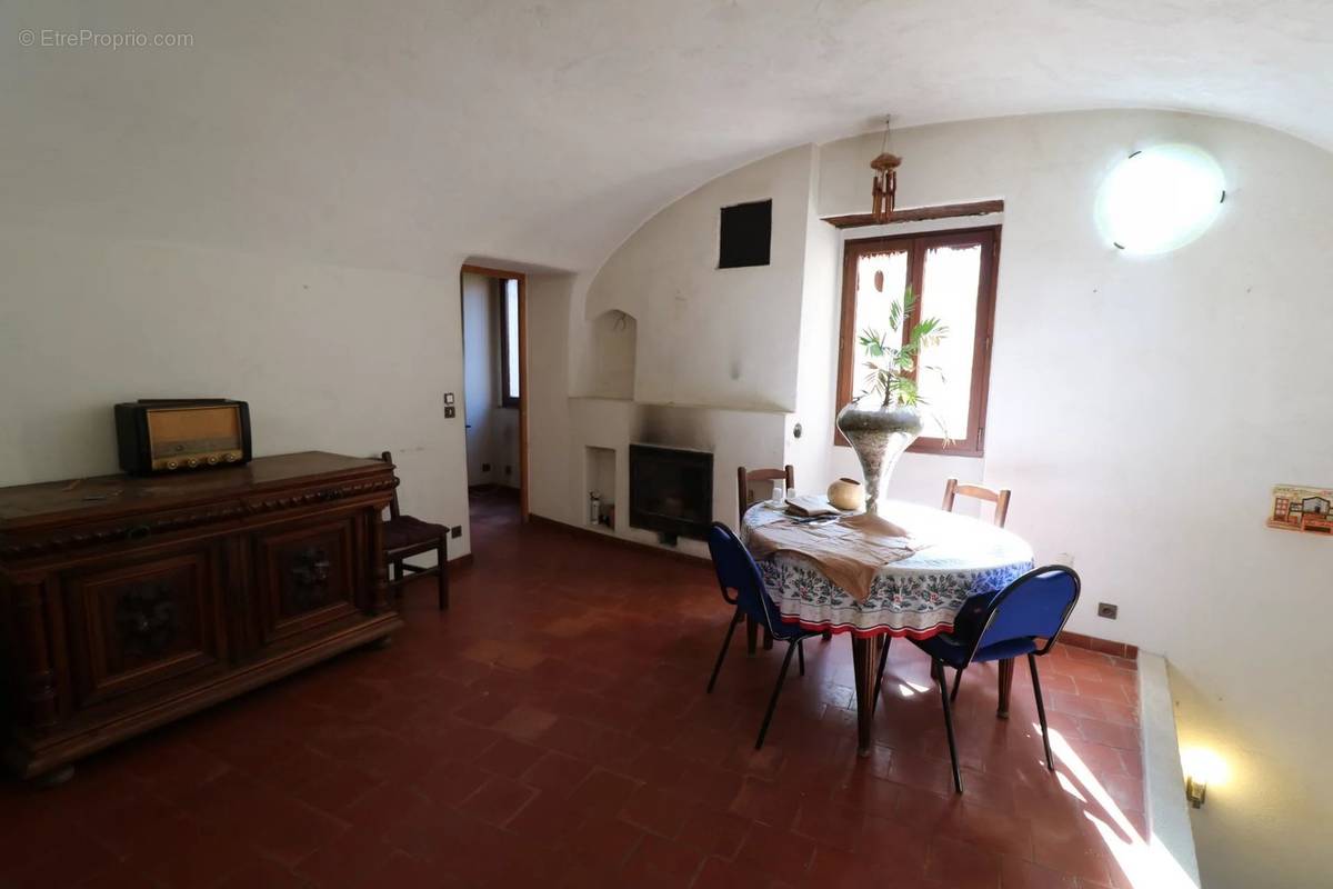 Maison à BERRE-LES-ALPES