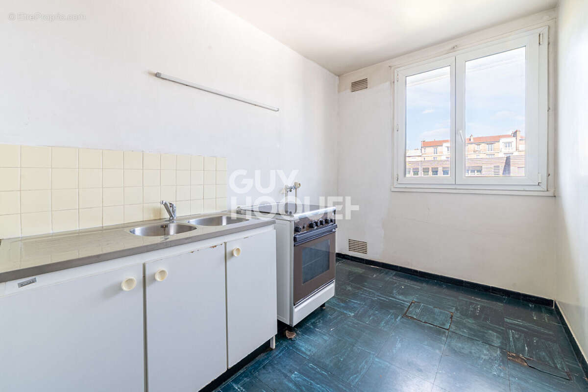 Appartement à COURBEVOIE