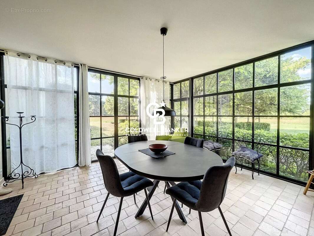 Maison à MOUTIERS-LES-MAUXFAITS