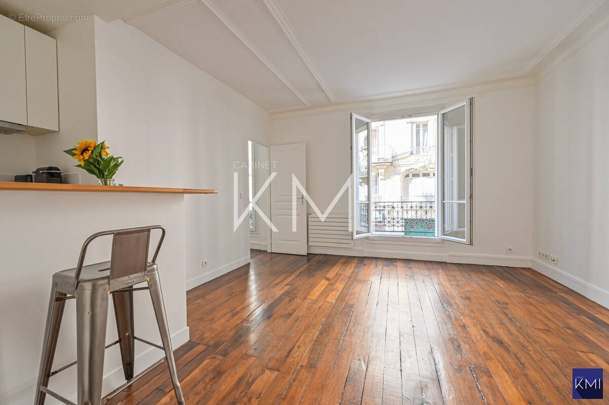 Appartement à PARIS-11E