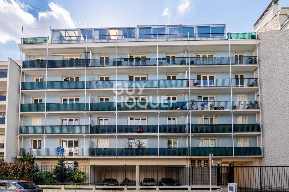 Appartement à COURBEVOIE