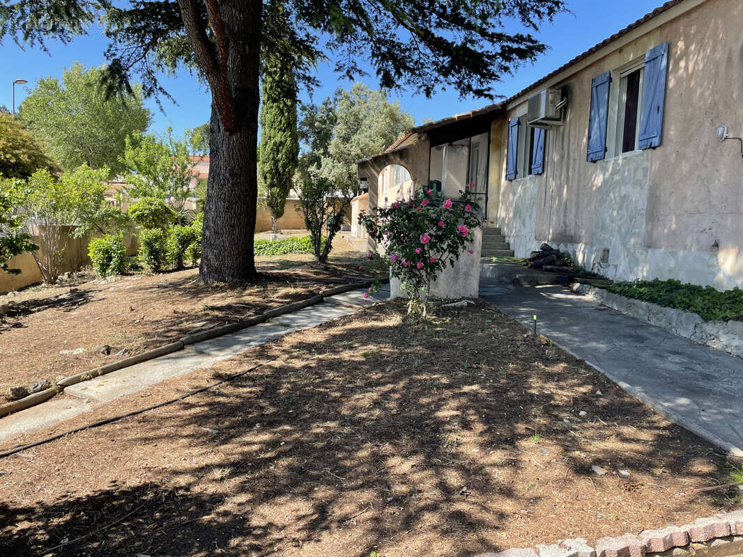 Maison à VELAUX