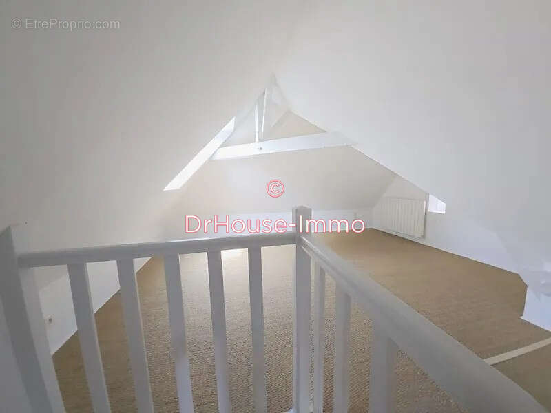 Maison à LOUVIGNE-DU-DESERT