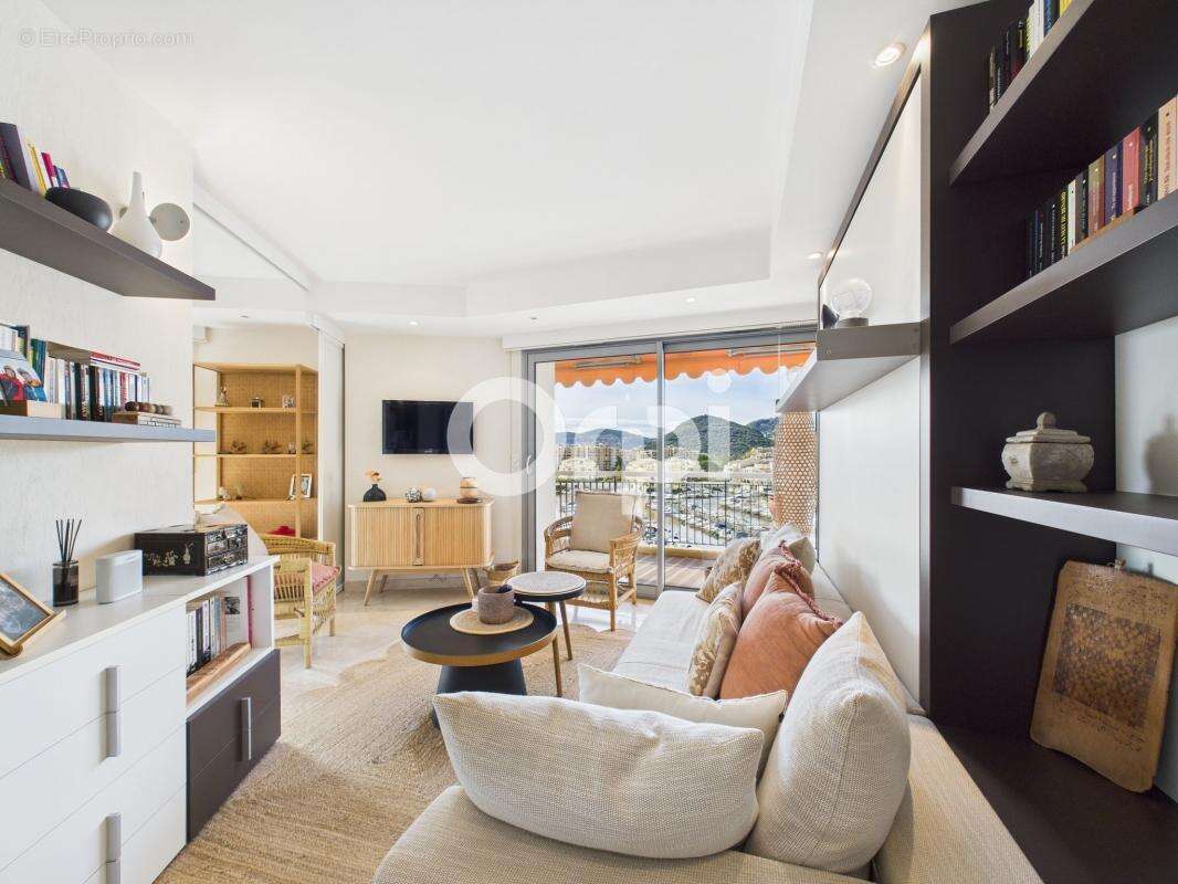 Appartement à MANDELIEU-LA-NAPOULE