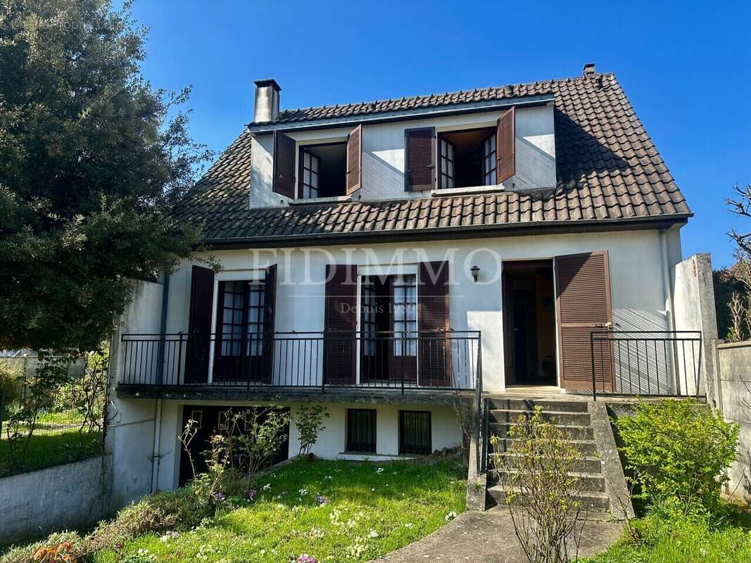 Maison à CHENNEVIERES-SUR-MARNE