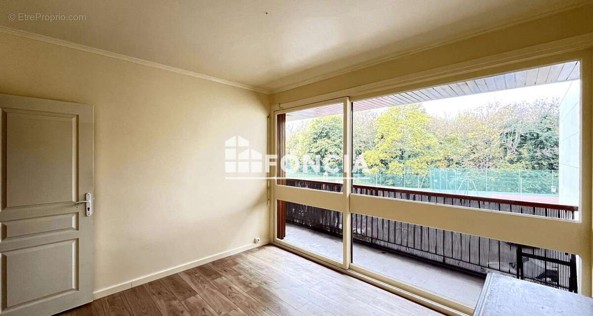 Appartement à LA CELLE-SAINT-CLOUD