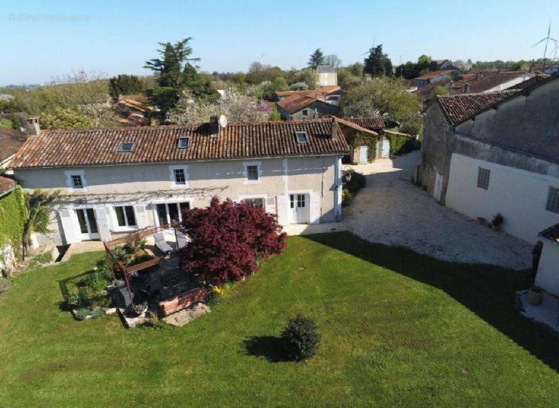 Maison à CIVRAY