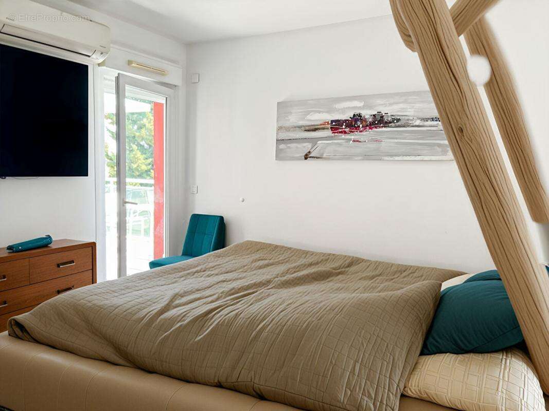 Appartement à VALLAURIS