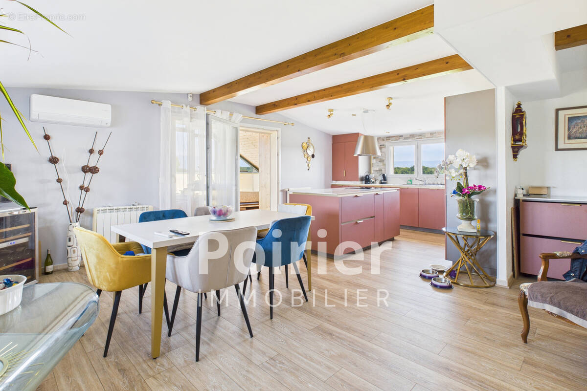 Appartement à DOUVAINE