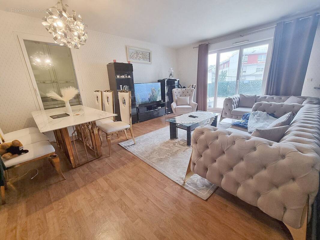 Appartement à STAINS