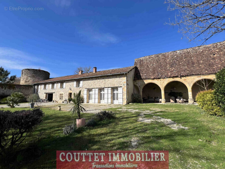 Maison à CONFOLENS