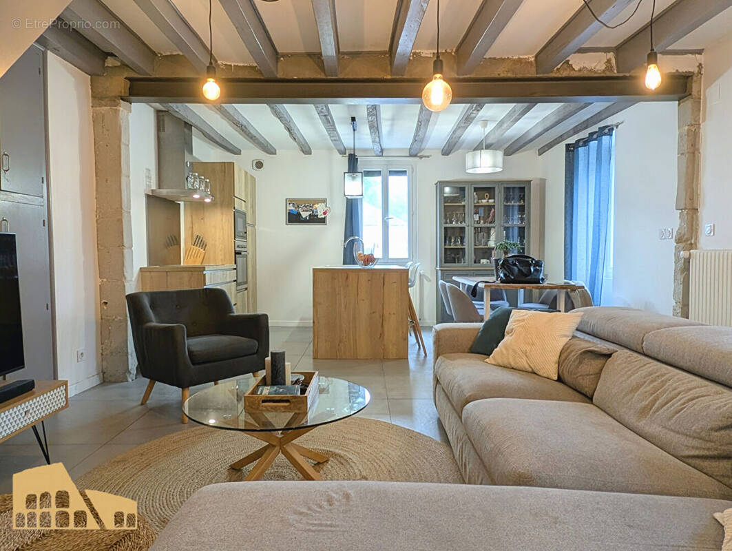 Maison à LES PONTS-DE-CE